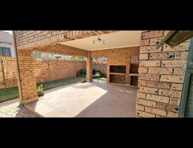 5 BEDROOM HOUSE FOR SALE IN AMBERFIELD